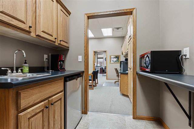 More Photos Of 217 8th Ave, Wellman Medical For Sale