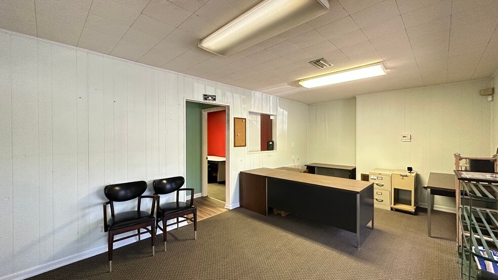 More Photos Of 7705 67th St S, Birmingham Flex For Lease