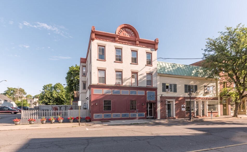 More Photos Of 11 Main St, Kingston Restaurant For Sale