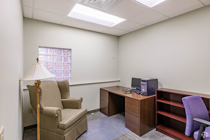 More Photos Of 419 Coyle Curtain Rd, Monongahela Medical For Sale