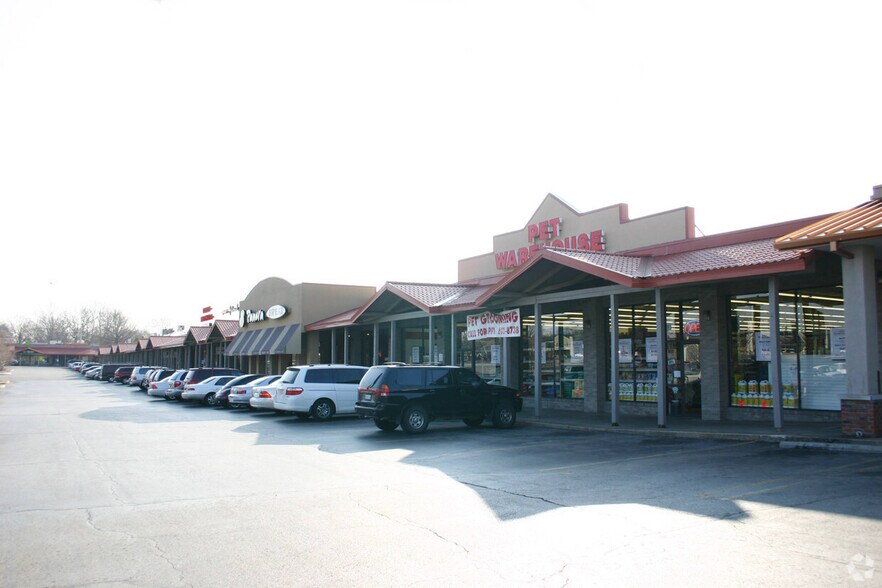 More Photos Of 2900 E Sunshine St, Springfield Unknown For Lease