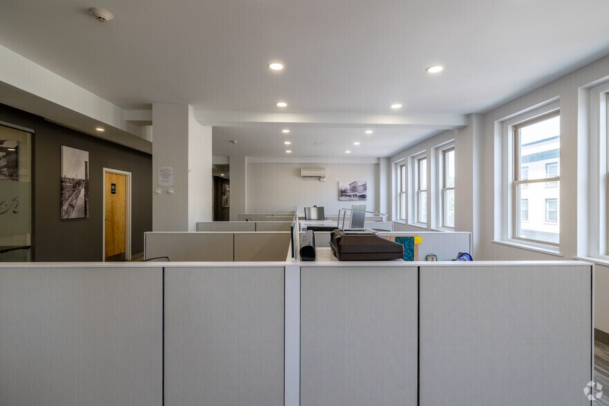 More Photos Of 1087 Elm St, Manchester Office For Lease