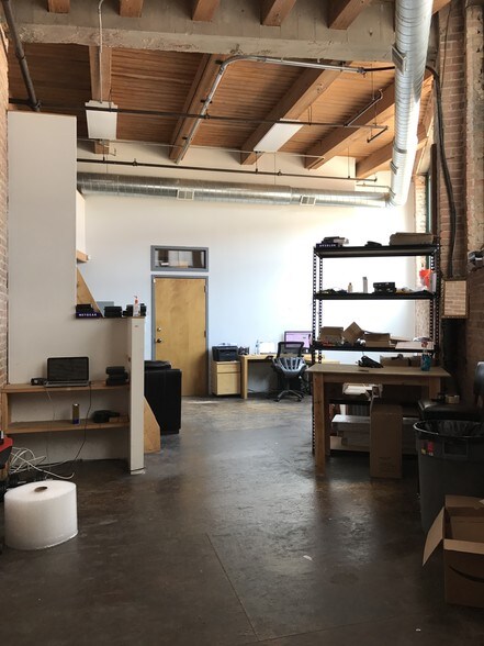 More Photos Of 2950 W Chicago Ave, Chicago Loft Creative Space For Lease