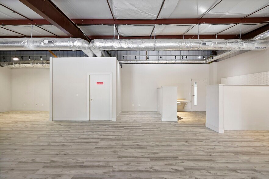 More Photos Of 110 Commercial Blvd, Flat Rock Manufacturing For Sale