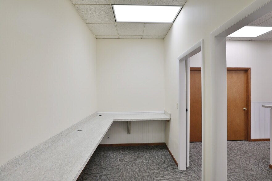 More Photos Of 1600 Sheridan Dr, Lancaster Medical For Sale