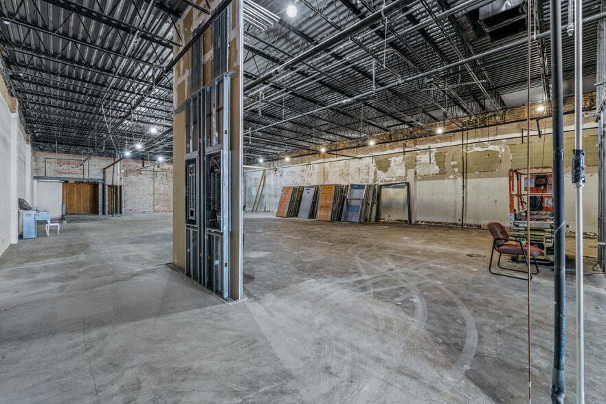 More Photos Of 116 S Broad St, Monroe Restaurant For Lease