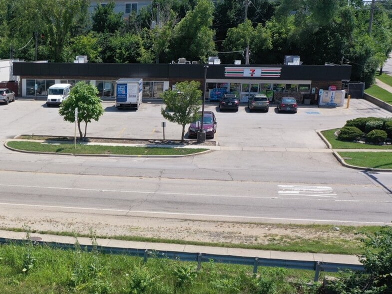 More Photos Of 737-753 W Palatine Rd, Palatine Convenience Store For Sale