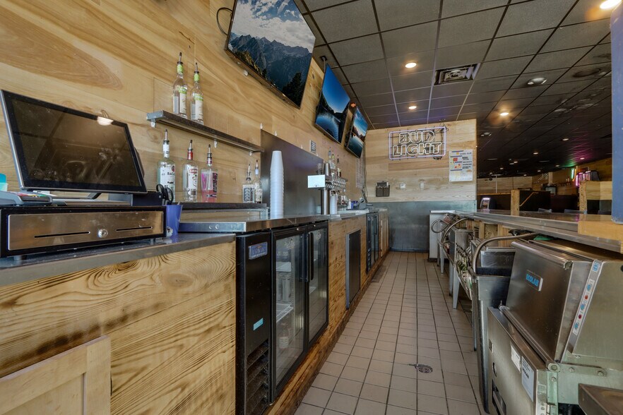 More Photos Of 631 S Broadway St, Menomonie Bar For Sale