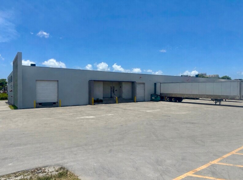 Primary Photo Of 150 NW 176th St, Miami Warehouse For Lease