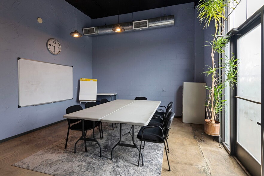More Photos Of 23 NW Greenwood Ave, Bend Storefront For Sale