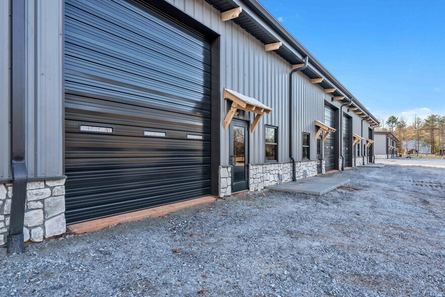 More Photos Of 3828 101 hwy, Greer Industrial For Lease