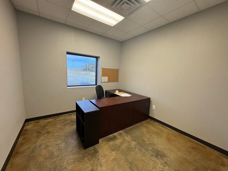 More Photos Of 6229 & 6365 US Highway 59 S, Marshall Warehouse For Sale