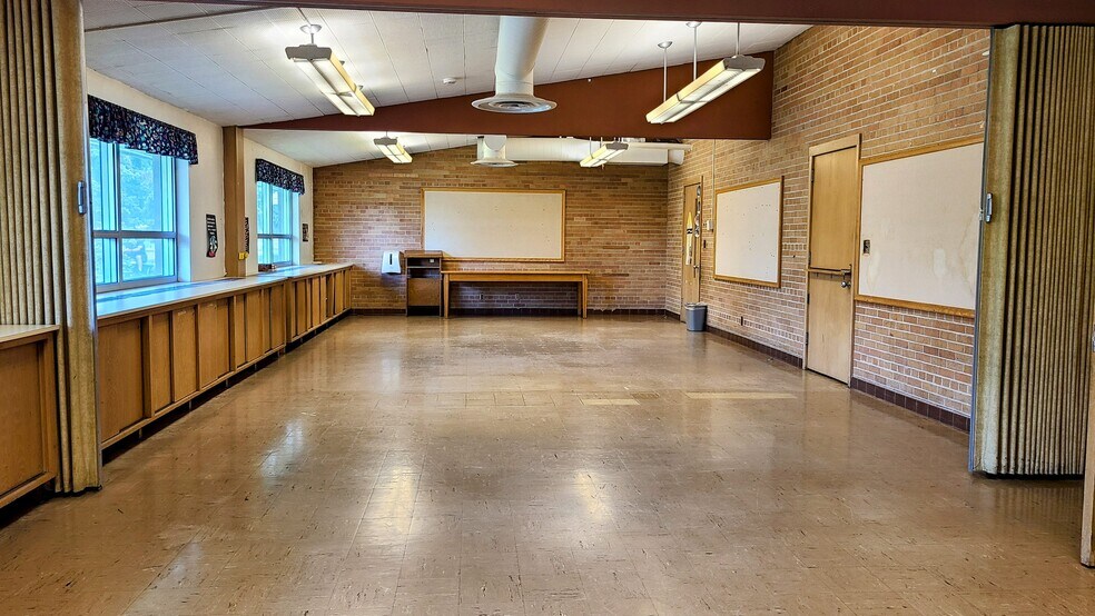 More Photos Of 7625 Chicago Ave, Minneapolis Specialty For Sale