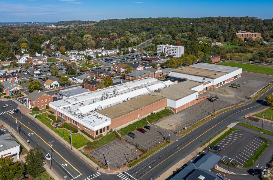 More Photos Of 1170 Main St, Newington Manufacturing For Lease