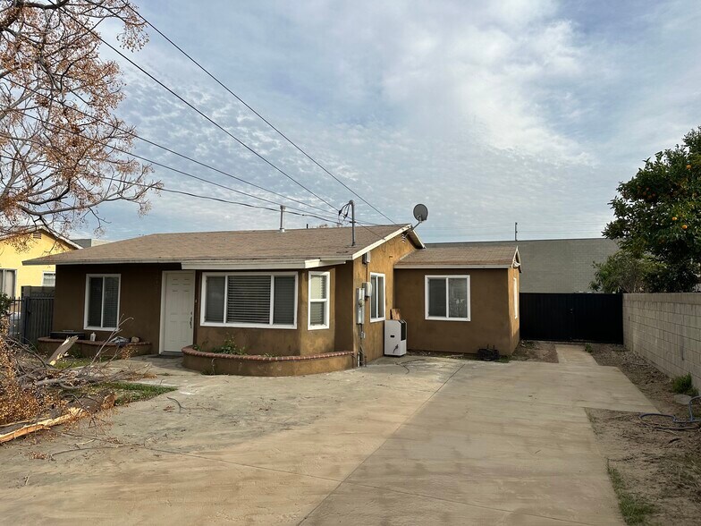 More Photos Of 12422 Bromwich St, Pacoima Land For Lease