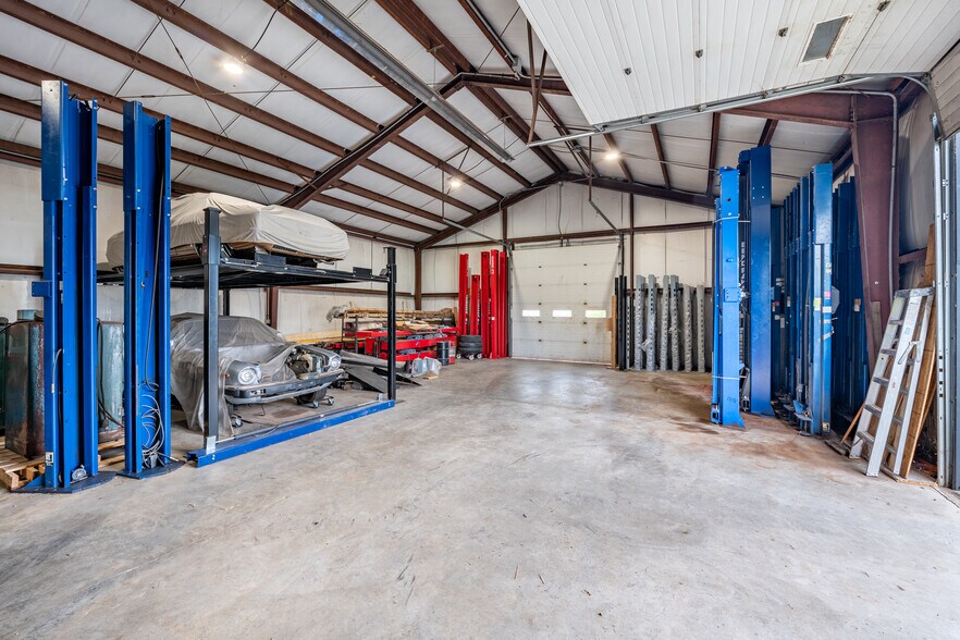 More Photos Of 929 Pondtown Rd, Dillsburg Flex For Sale