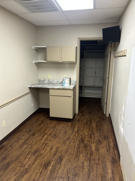 More Photos Of 9125-9181 N Dixie Dr, Dayton Unknown For Lease