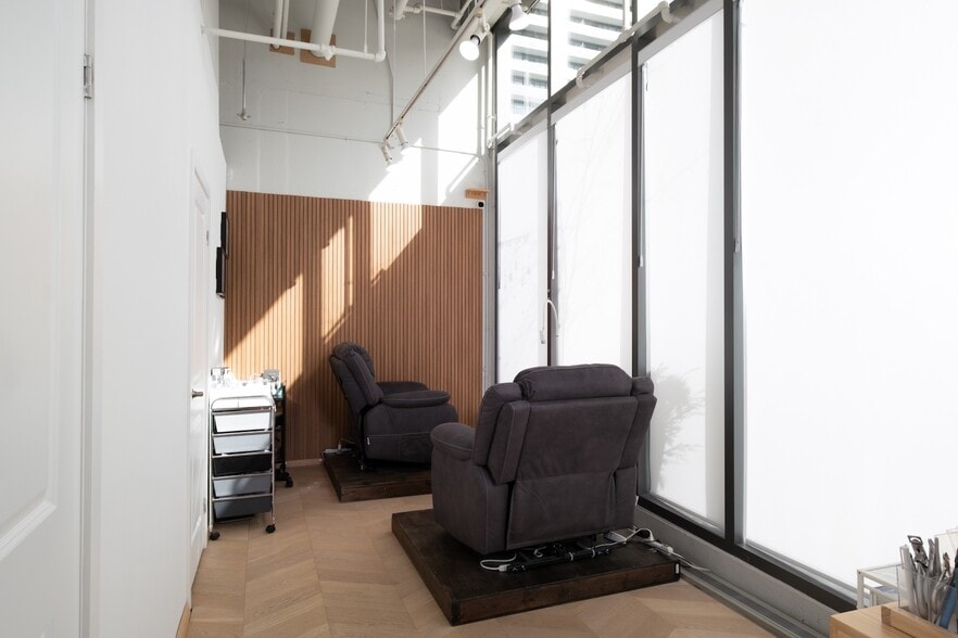 More Photos Of 98 Church st, Toronto General Retail For Sale
