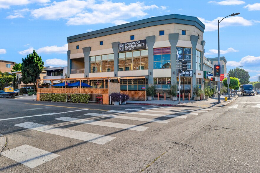 More Photos Of 11500-11518 Santa Monica Blvd, Los Angeles Office For Lease