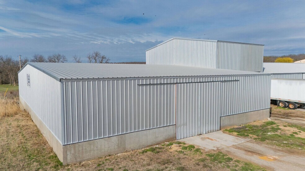 More Photos Of 9705 SE 1300th Rd, Humansville Industrial For Sale