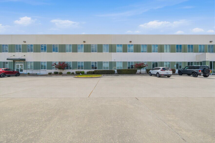 More Photos Of 911 Regional Park Dr, Houston Office For Sale