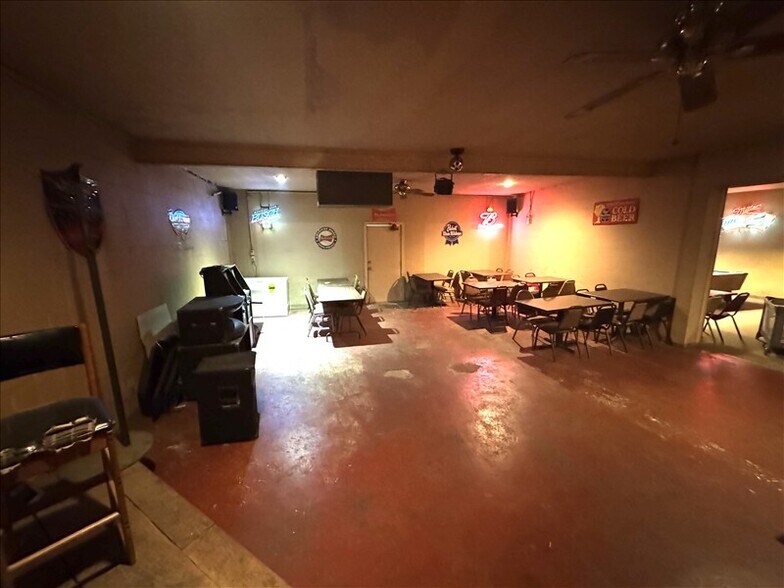 More Photos Of 205 N Macon St, Bevier Restaurant For Sale