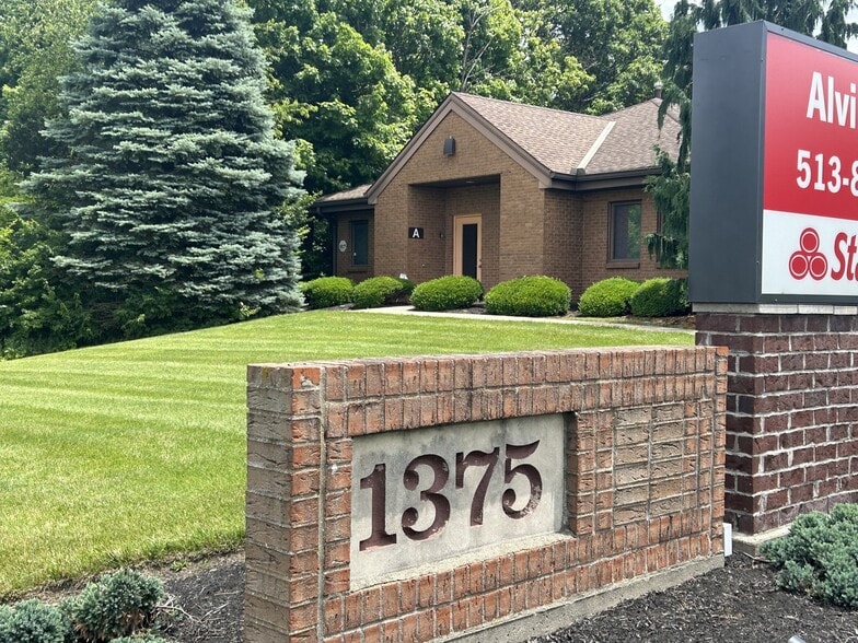 More Photos Of 1375 Kemper Meadow Dr, Forest Park Office Residential For Lease
