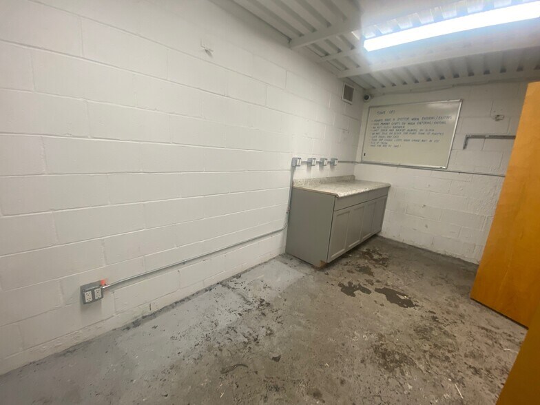 More Photos Of 117 14th St, Brooklyn Manufacturing For Sale