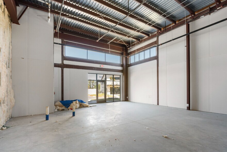 More Photos Of 3701 W State Highway 29, Georgetown General Retail For Lease
