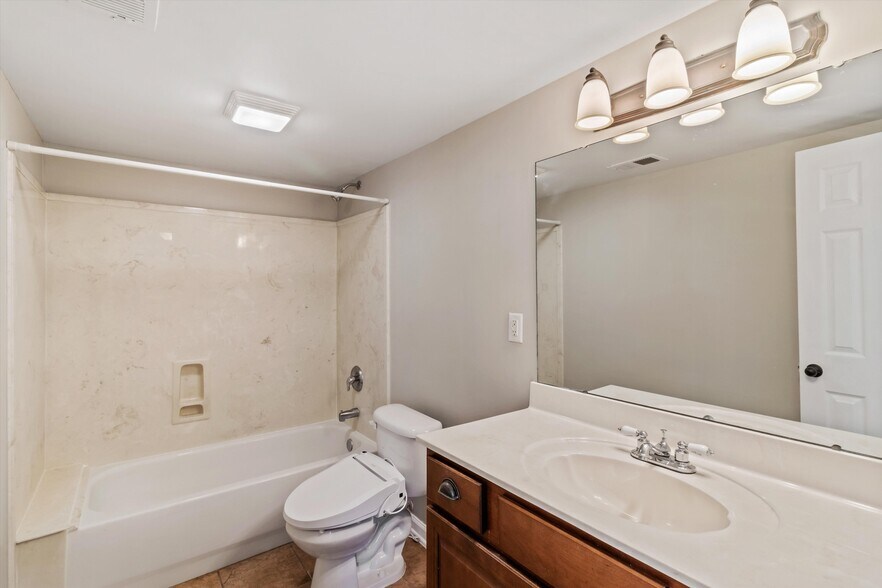 More Photos Of , Memphis Multifamily For Sale