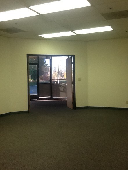 More Photos Of 1425 S Victoria Ct, San Bernardino Research And Development For Lease