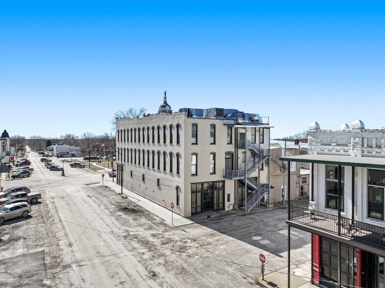 More Photos Of 2-4 W Ohio St, Butler Office For Sale