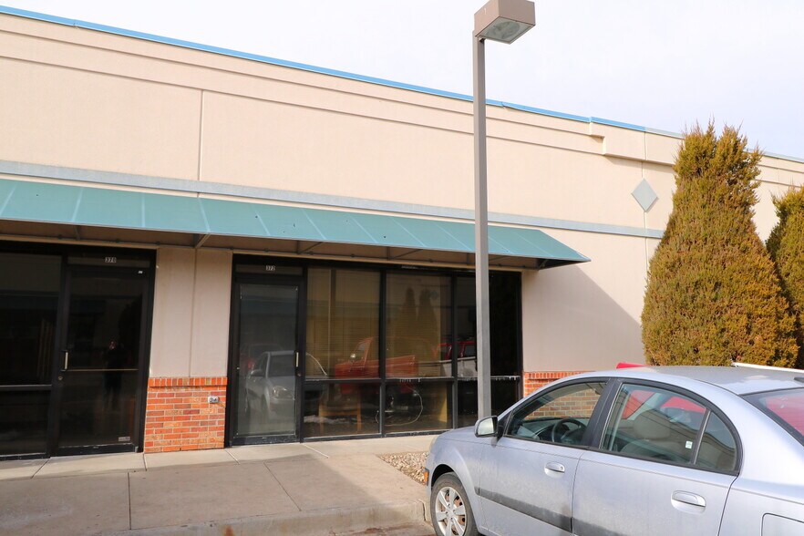 More Photos Of 374 Norfolk St, Aurora Warehouse For Sale