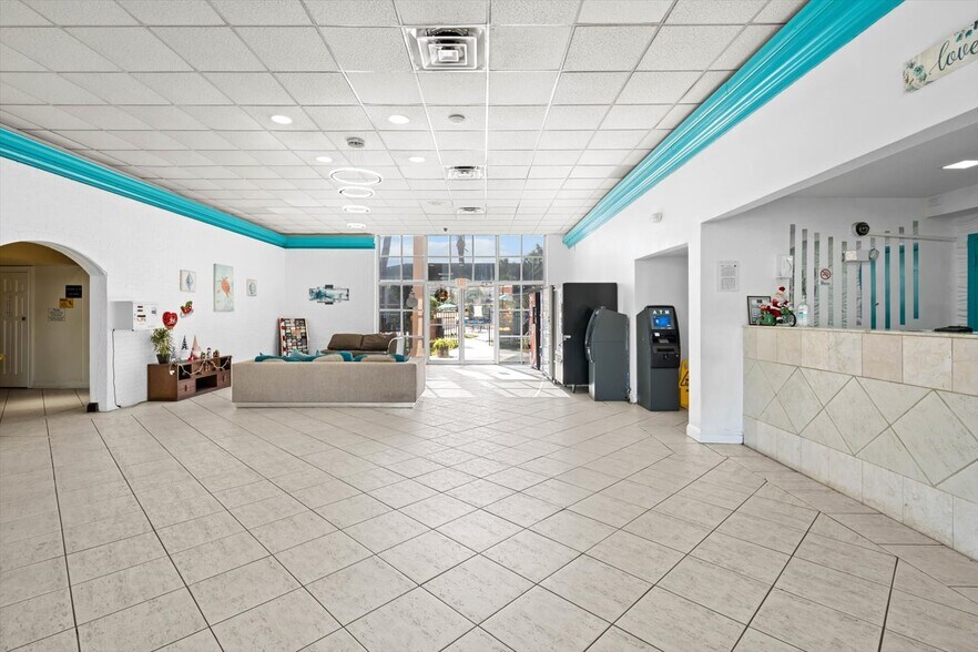 More Photos Of 510 Lane Ave S, Jacksonville Hotel For Sale