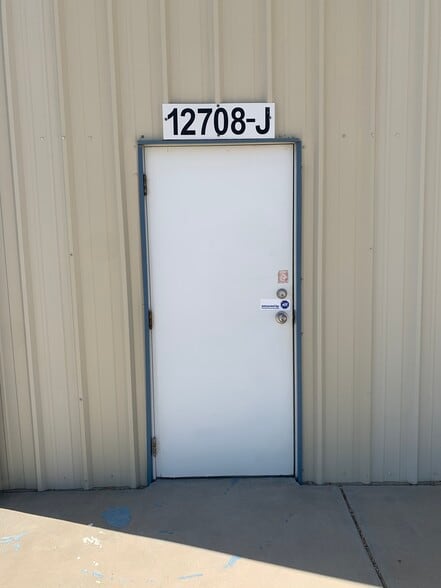More Photos Of 12708 Montana Ave, El Paso Warehouse For Lease