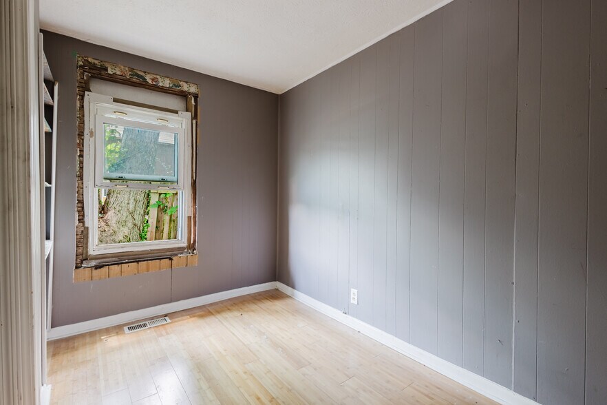 More Photos Of , Lexington Specialty For Sale