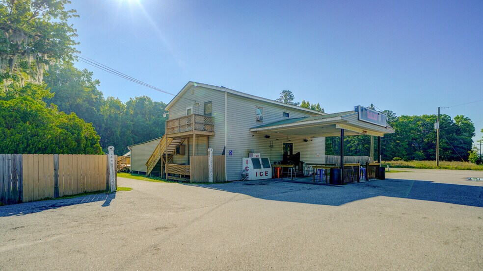 More Photos Of 3297 US 17 Hwy, Green Cove Springs Bar For Sale