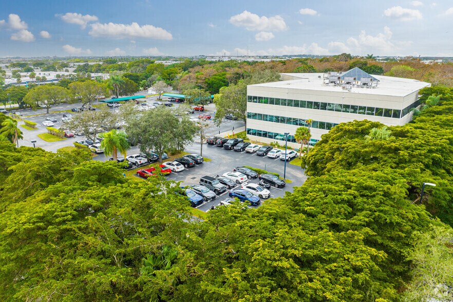 More Photos Of 1100 Park Central Blvd S, Pompano Beach Office For Sale