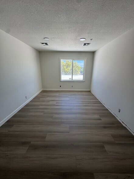 More Photos Of 1 SW Osceola St, Stuart Restaurant For Lease