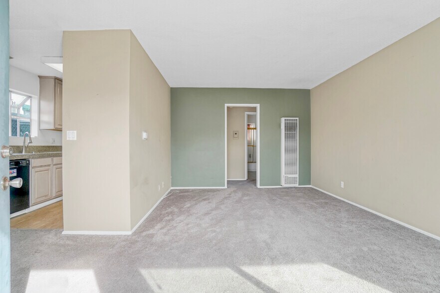 More Photos Of 16 38th Pl, Long Beach Apartments For Sale