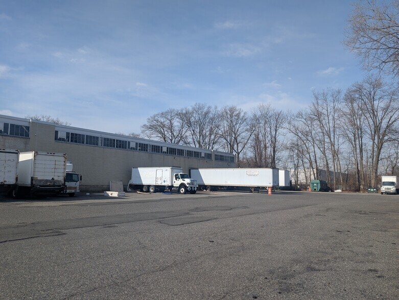 More Photos Of 1 Pond Rd, Rockleigh Warehouse For Lease