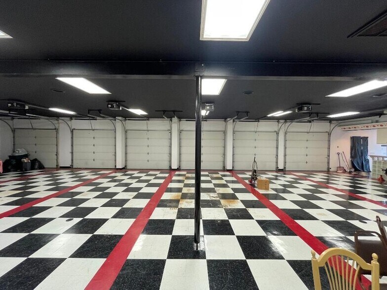 More Photos Of 612 N Center St, LaGrange Lodge Meeting Hall For Lease