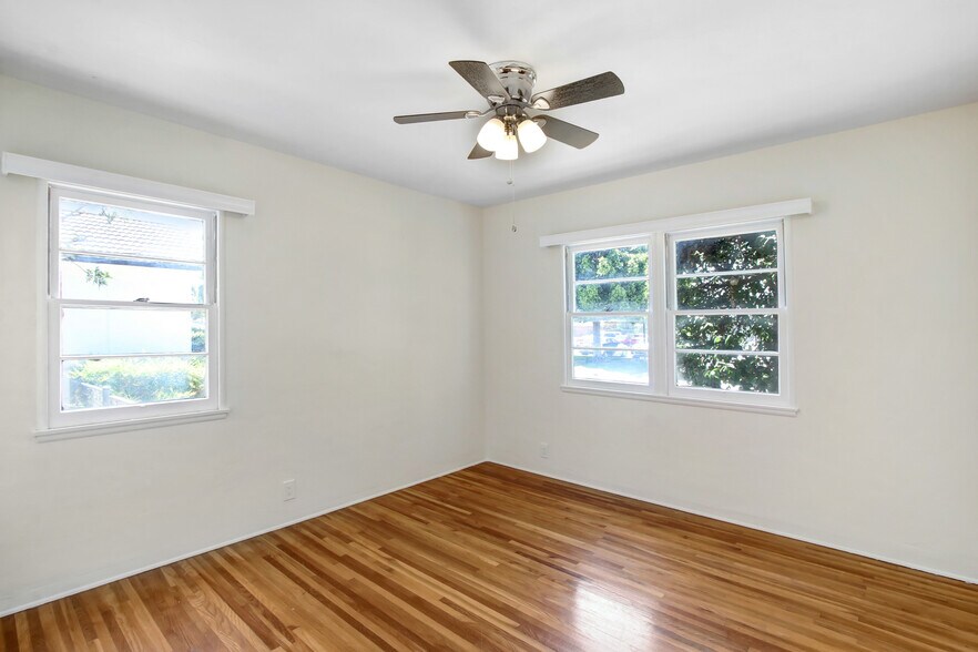 More Photos Of 3879 Dykes Ln, Riverside Apartments For Sale