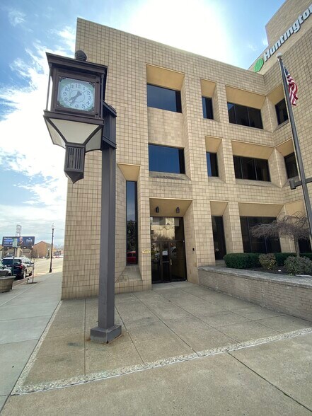 Primary Photo Of 434 Main St, Zanesville Office For Lease