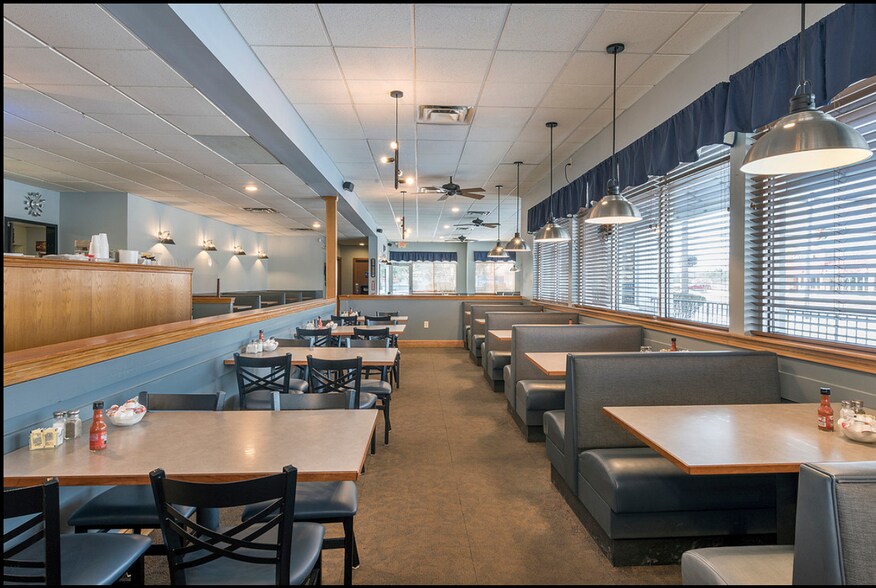 More Photos Of 16333 Snow Rd, Brook Park Restaurant For Sale