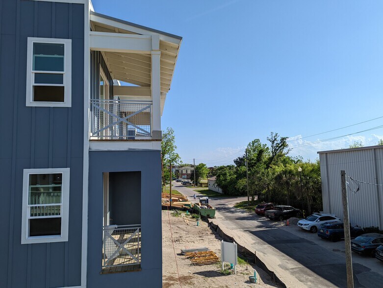 More Photos Of 228 N 2nd St, Fernandina Beach Warehouse For Lease