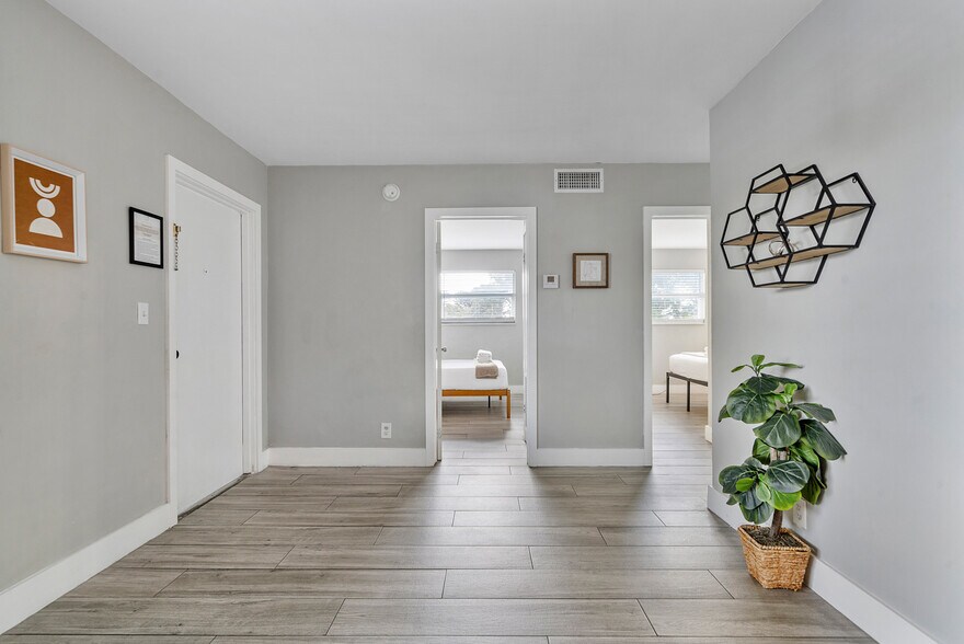 More Photos Of 50 SE 12th St, Fort Lauderdale Apartments For Sale
