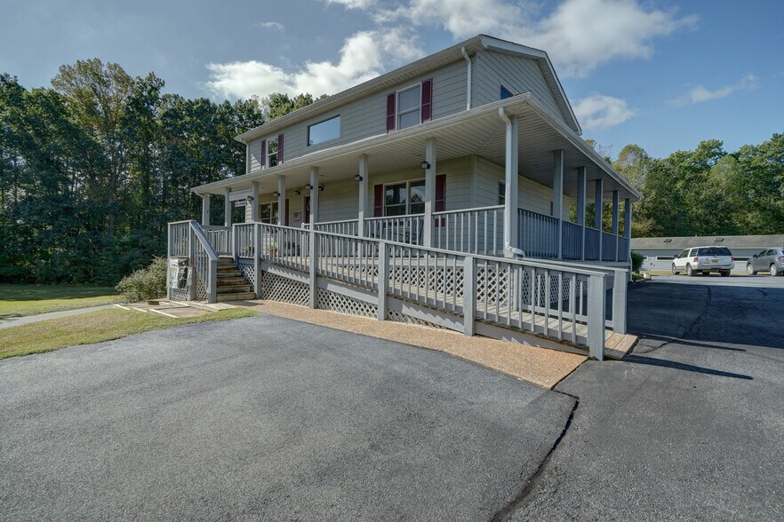 More Photos Of 2704 Lake Monticello Rd, Palmyra Office For Sale