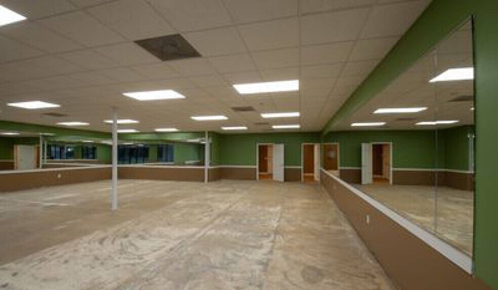 More Photos Of 407 US 90 Hwy, Waveland Office For Lease