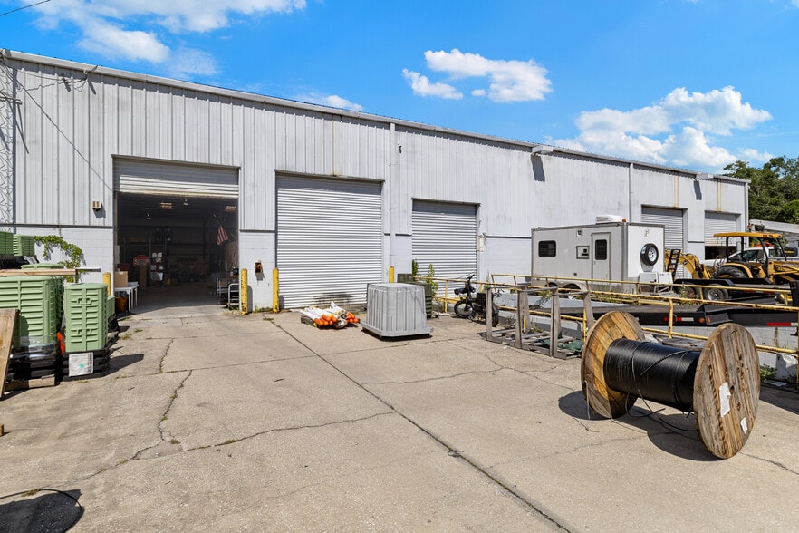 More Photos Of 3162 Clemson Rd, Orlando Radio TVTransmission Facilities For Lease
